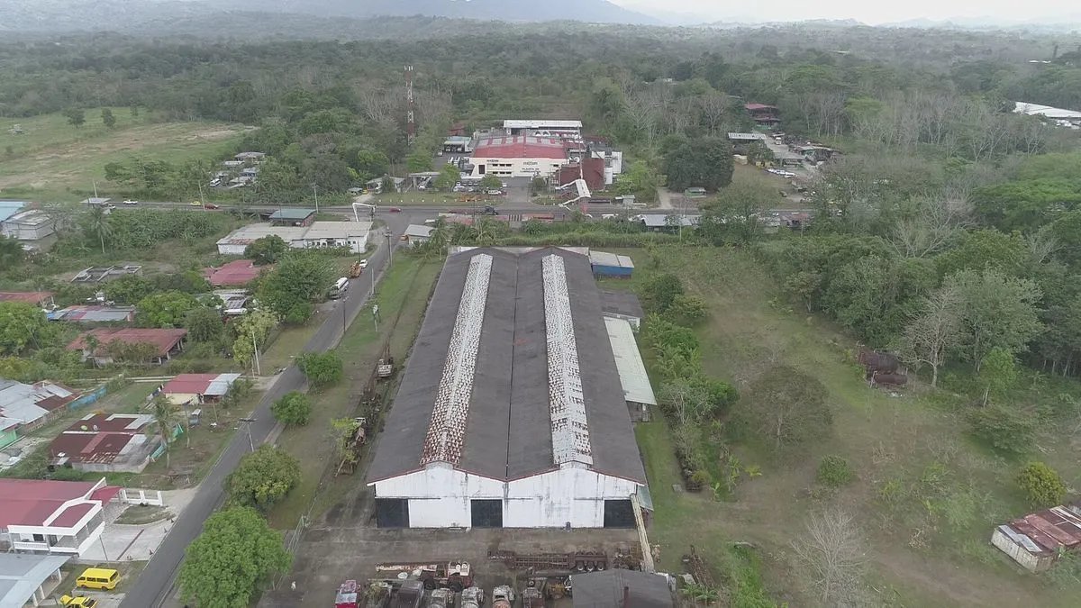 Warehouse for sale in Colon