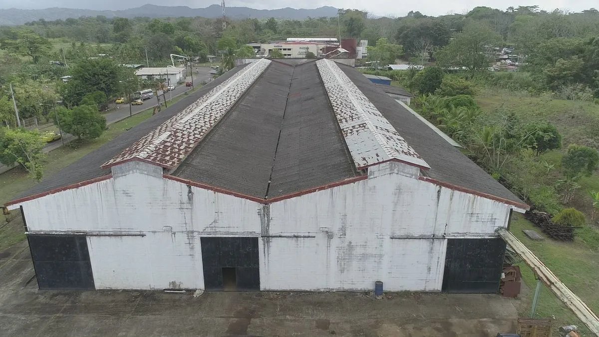 Warehouse for sale in Colon
