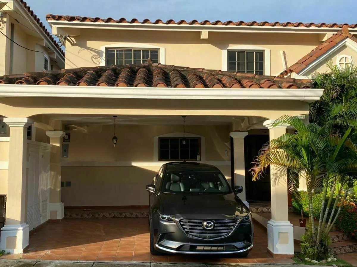 CASA CORONA GARDENS