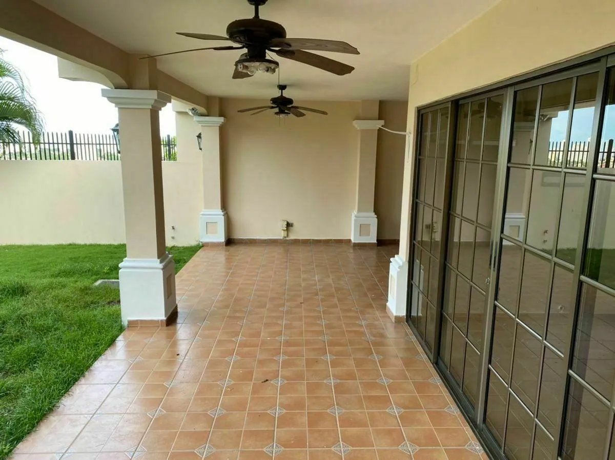CASA CORONA GARDENS