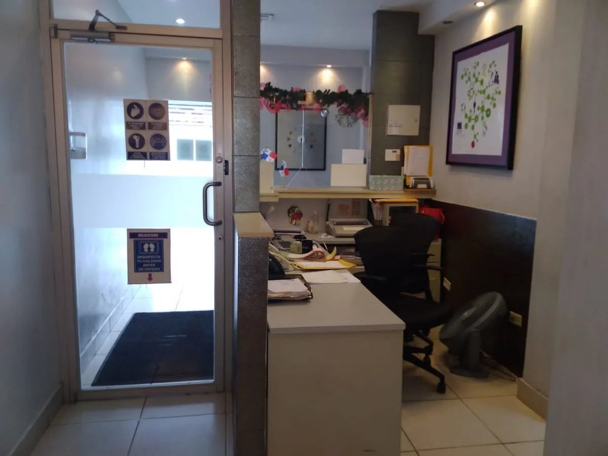 VENTA   TERRENO CON 3 CASAS