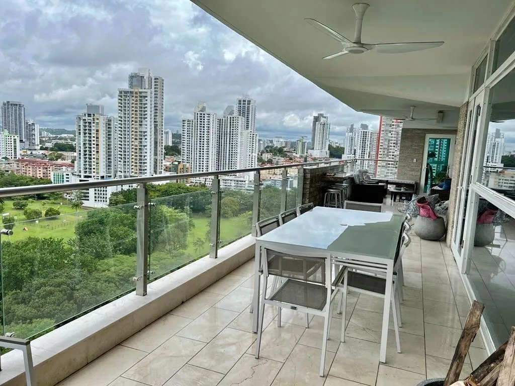 Apartment for sale in Altos del Golf