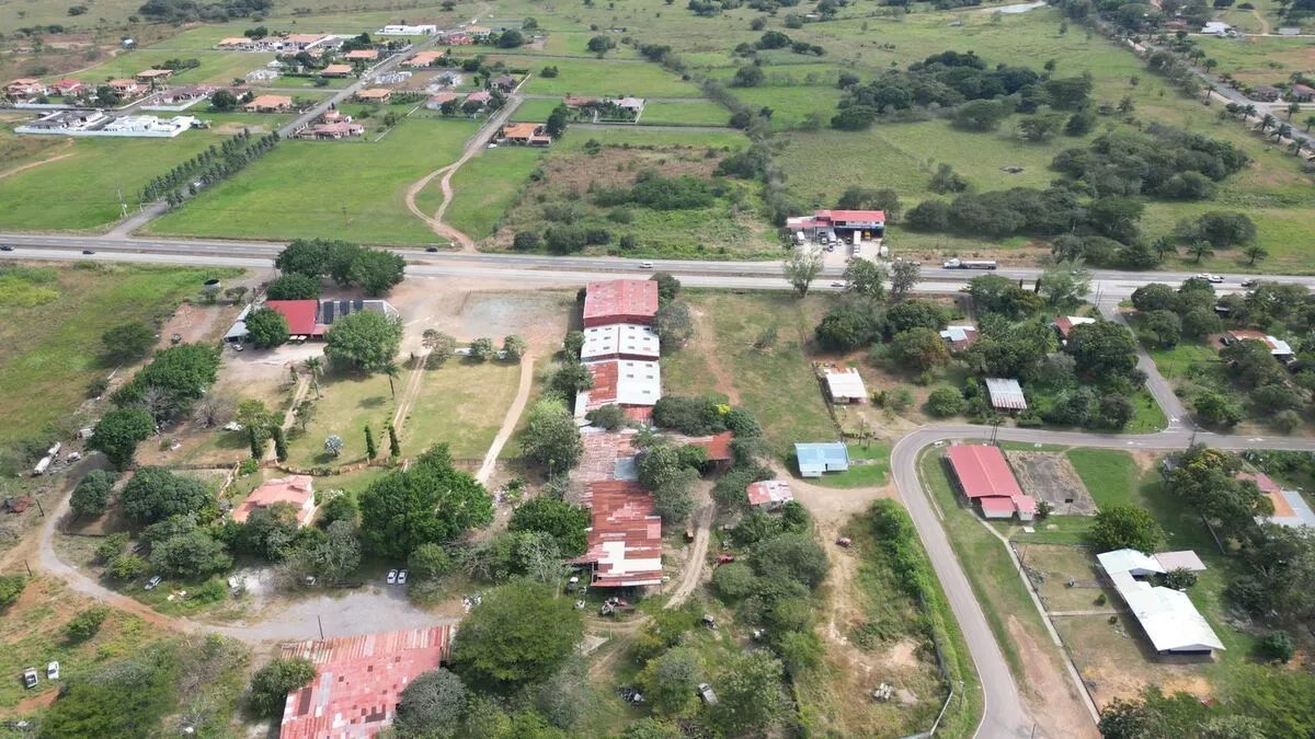 VENTA  O ALQUILER BODEGA FRENTE PANAMERICANA EN AGUADULCE