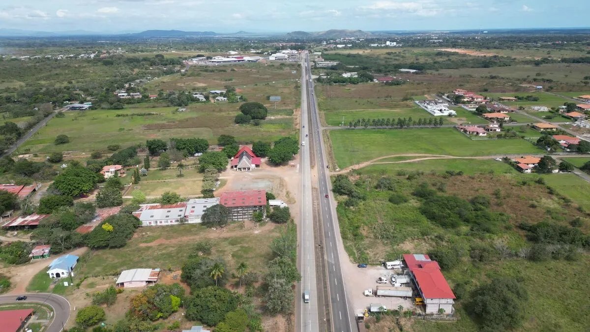 VENTA  O ALQUILER BODEGA FRENTE PANAMERICANA EN AGUADULCE