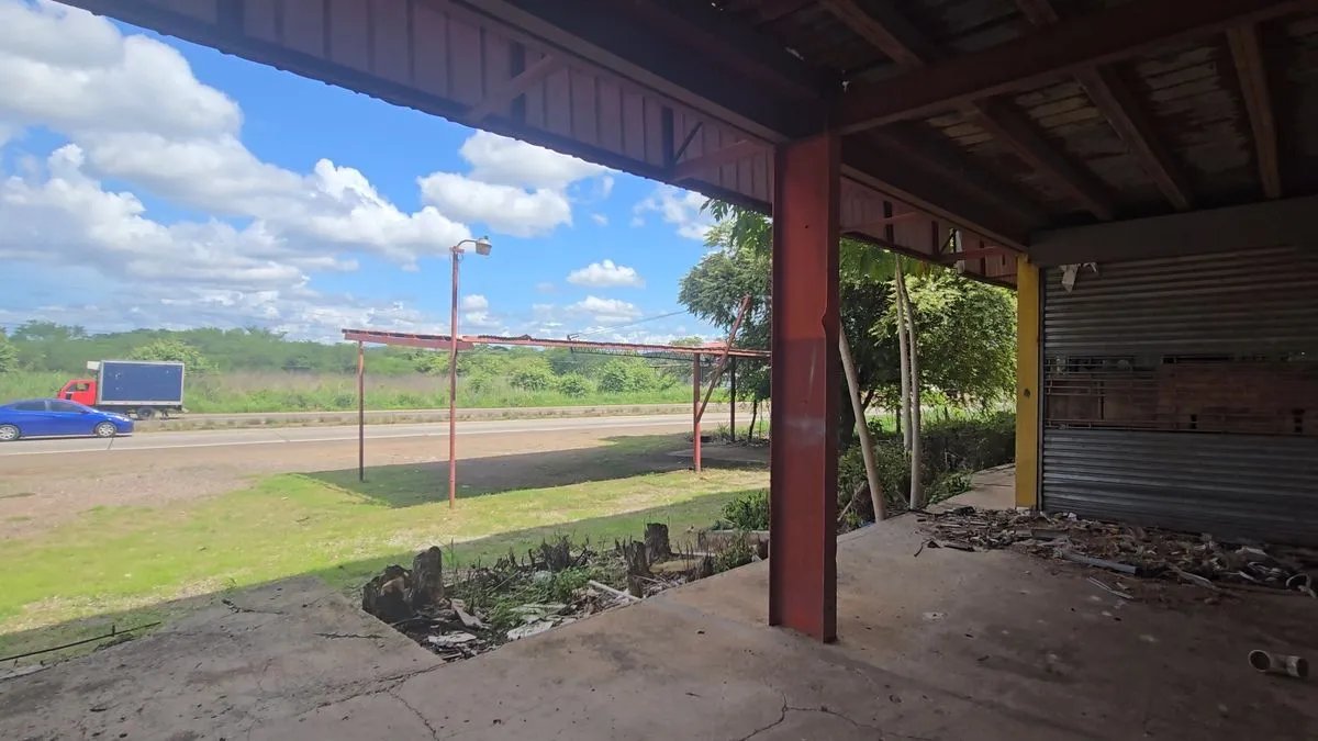 VENTA  O ALQUILER BODEGA FRENTE PANAMERICANA EN AGUADULCE