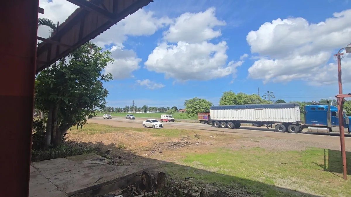VENTA  O ALQUILER BODEGA FRENTE PANAMERICANA EN AGUADULCE