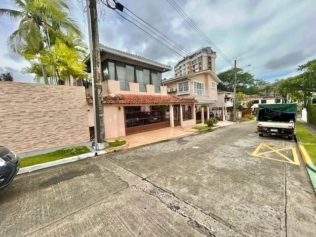 VENTA CASA LA ALAMEDA EN AREA TRANQUILA