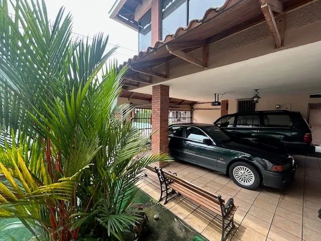 Casa à Venda em La Alameda