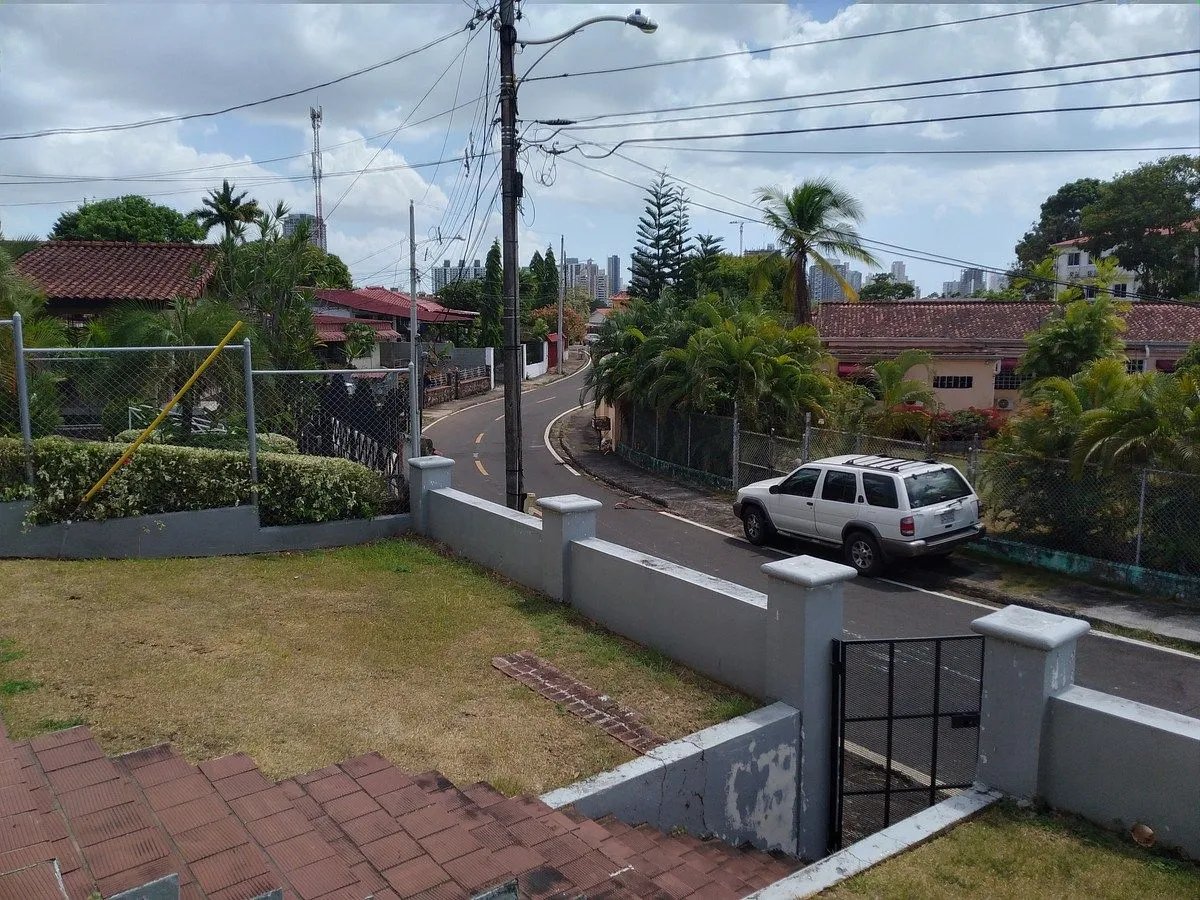 Casa buen estado ideal para oficina y vivienda en BETANIA