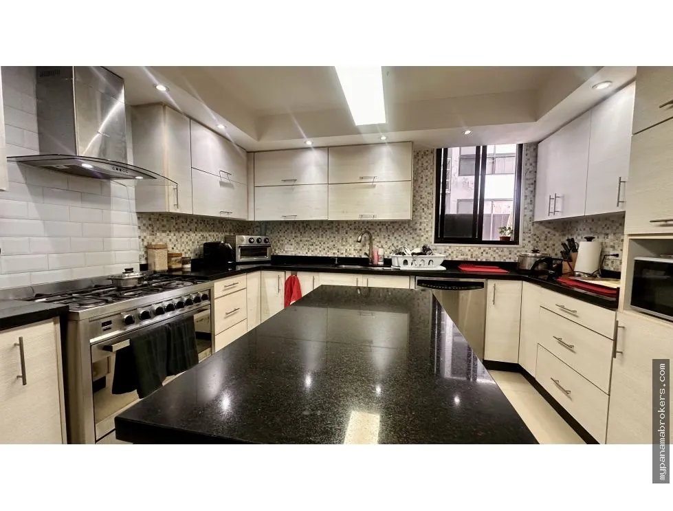 Se vende apartamento en Avenida Balboa, Panamá