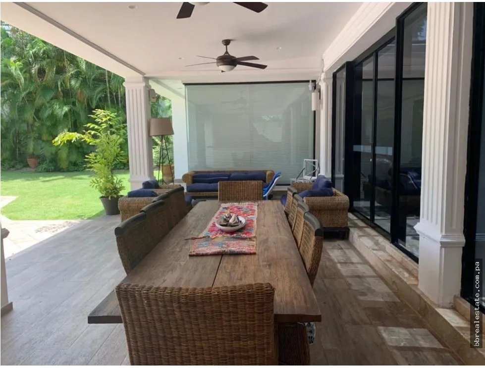 Casa à Venda em Altos Del Golf