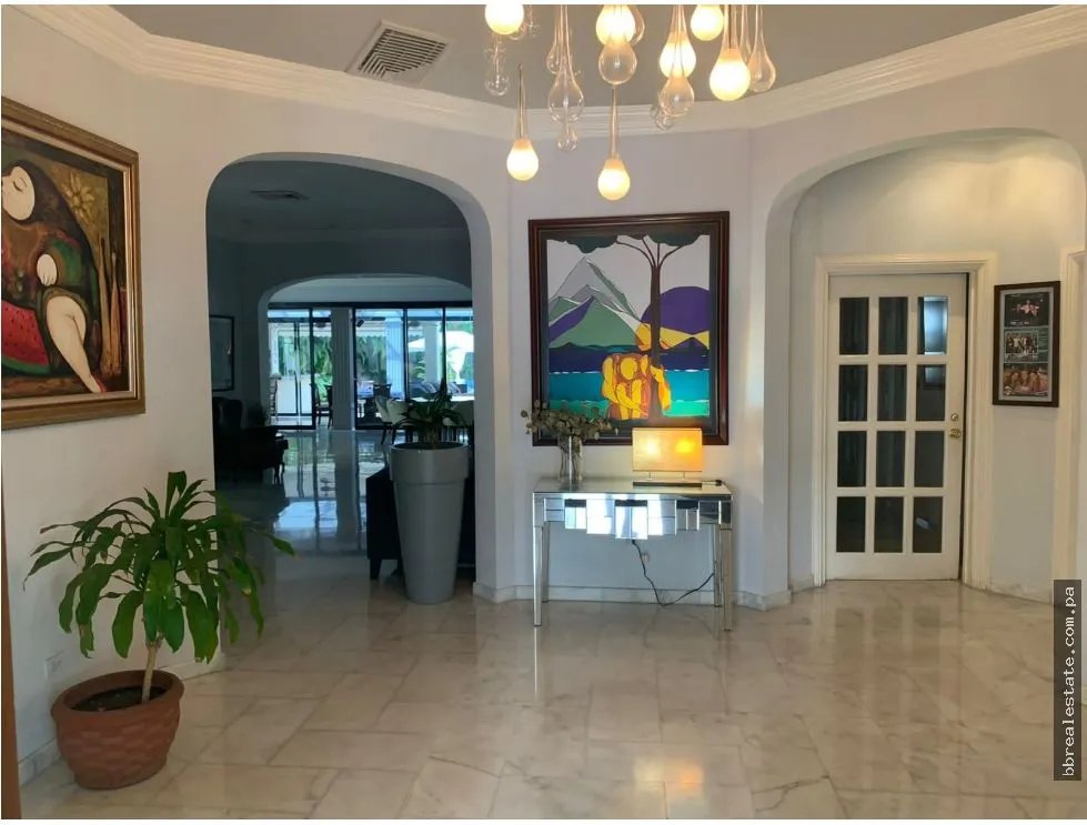 Casa à Venda em Altos Del Golf