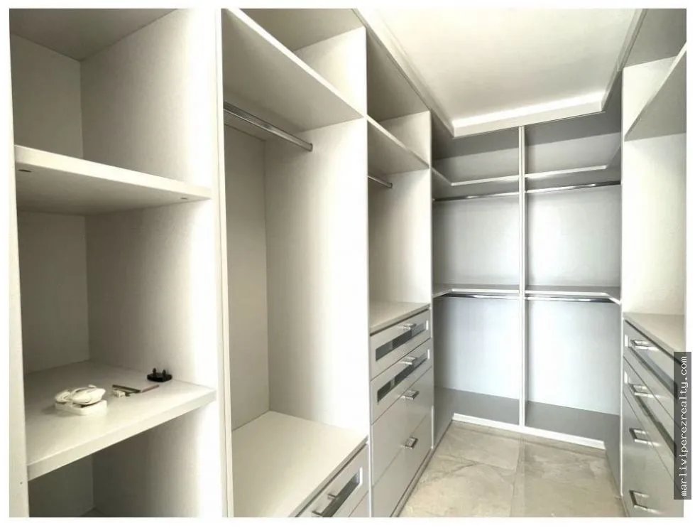 Apartamento para Alugar em Costa Del Este
