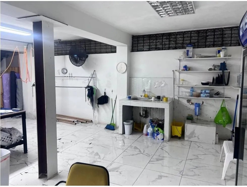 Alquiler de local comercial en Calidonia. MY