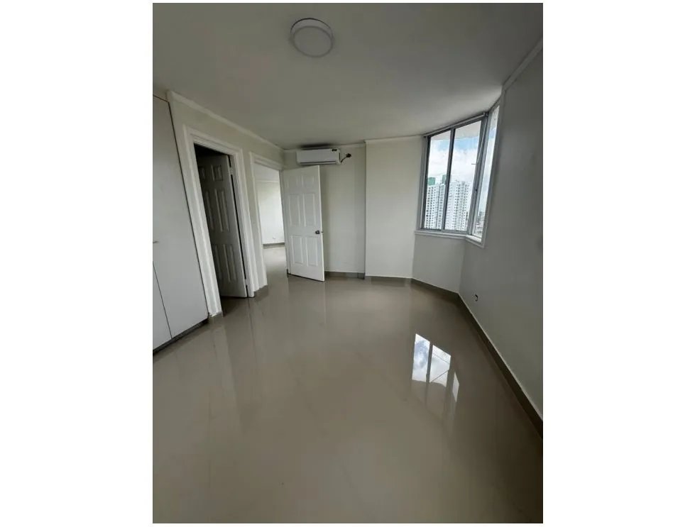 Venta de apartamento en PH Brisas del San Fernando, Vía España. MY