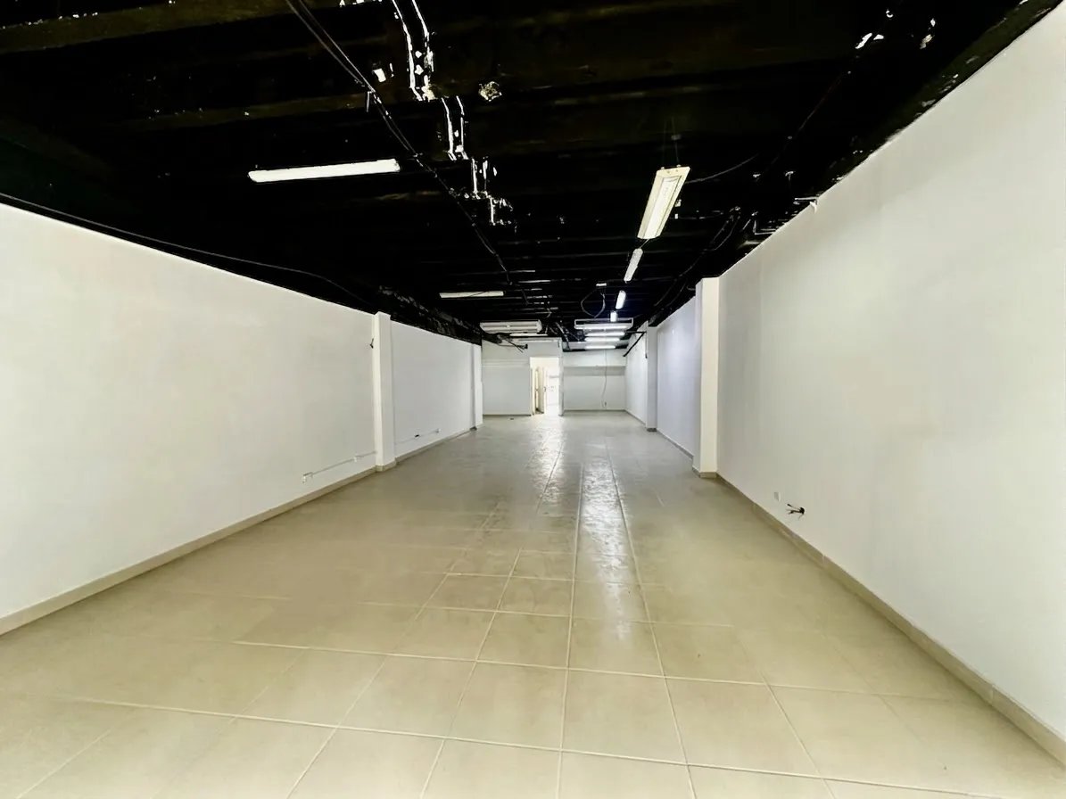 Commercial Space for Rent at Plaza Inca, Av. Manuel Espinoza. YP