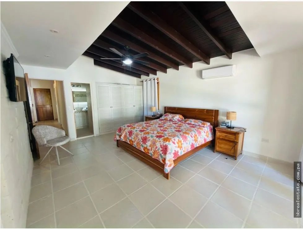Venta de Casa en el Club de Golf en Playa Coronado
