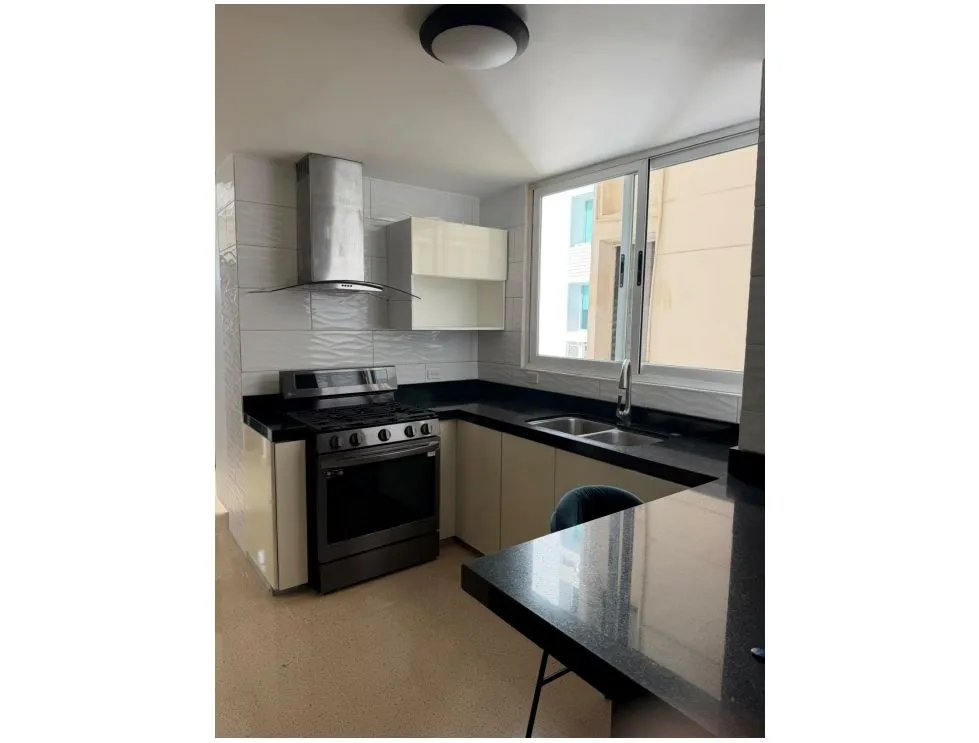 Alquiler de apartamento amoblado en Vista Mar, Paitilla. JC