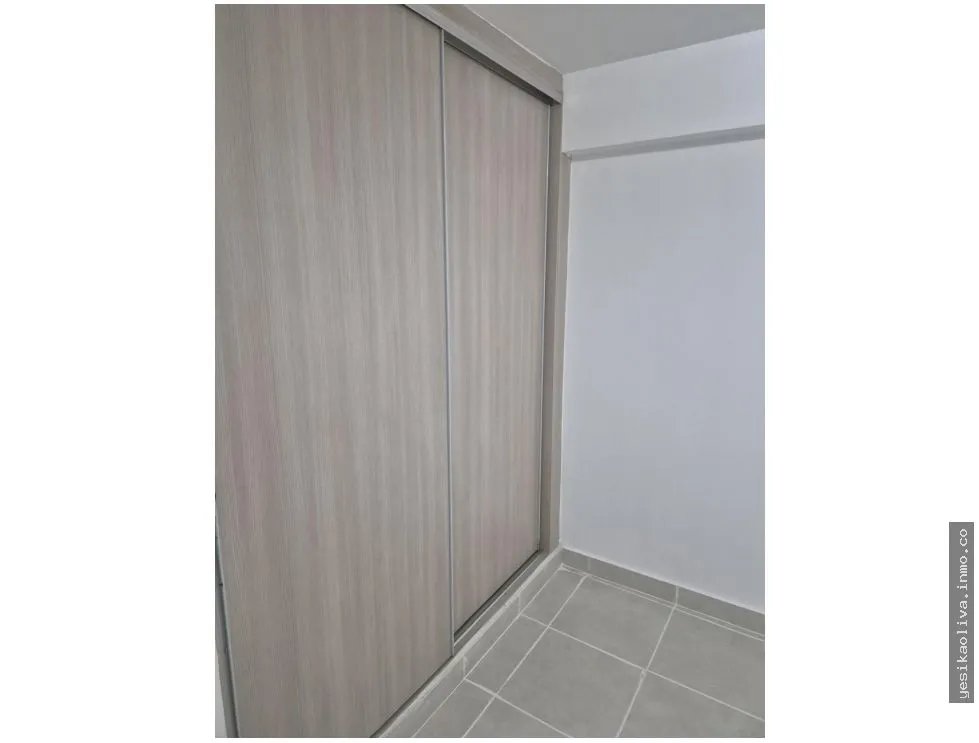 Apartment for Sale in Edison Park
