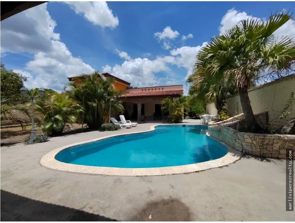 Furnished House Rental with Private Pool in Coloncito