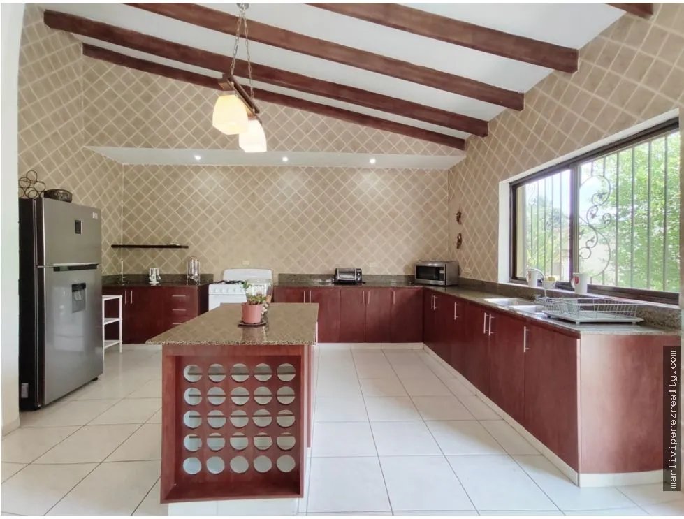 Furnished House Rental with Private Pool in Coloncito