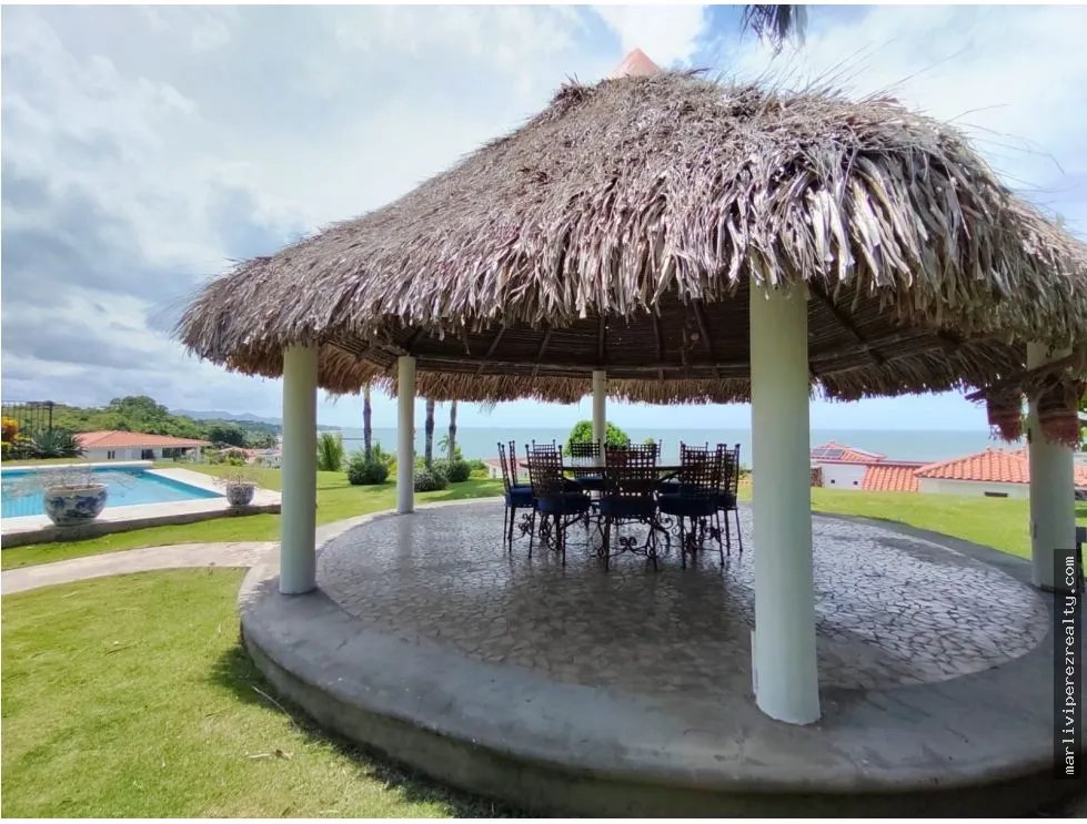 Furnished Beachfront House for Sale