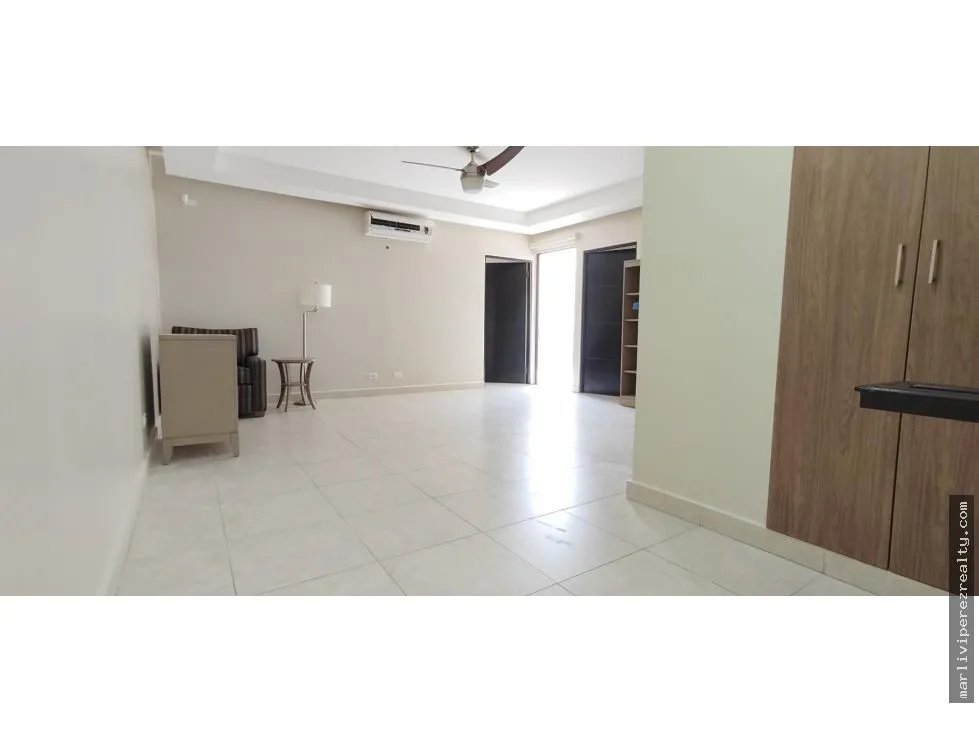 Townhome for Sale at Embassy Club for Investment