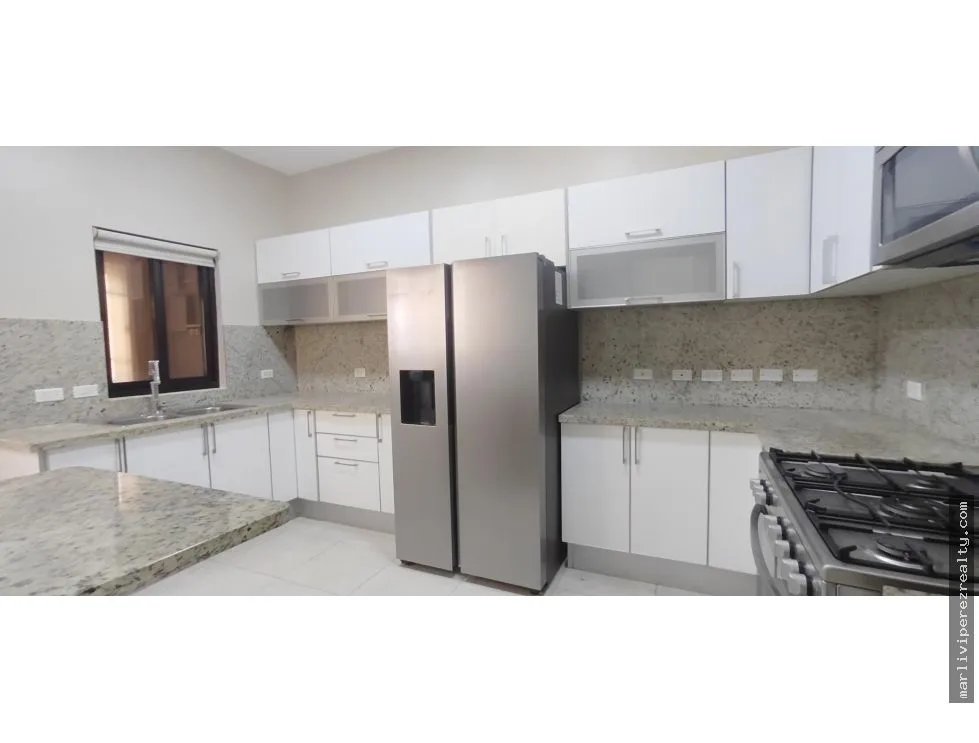Townhome for Sale at Embassy Club for Investment