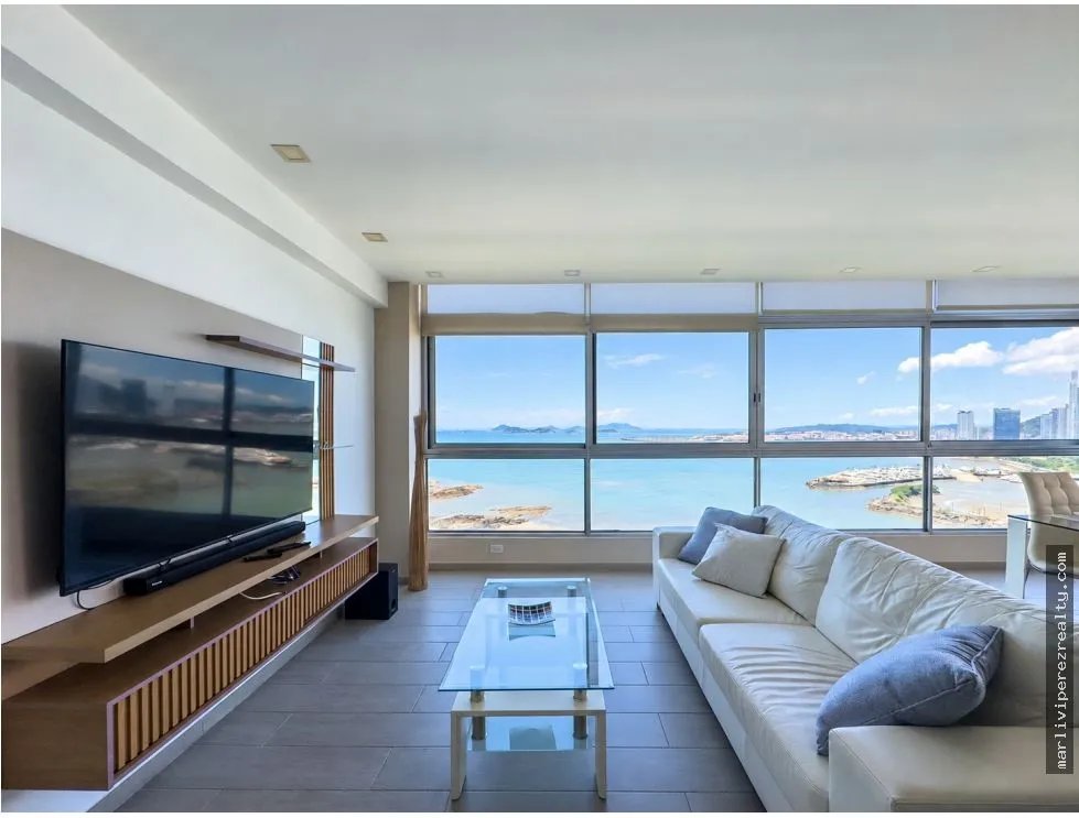 Alquiler de Apartamento frente al mar Av. Balboa