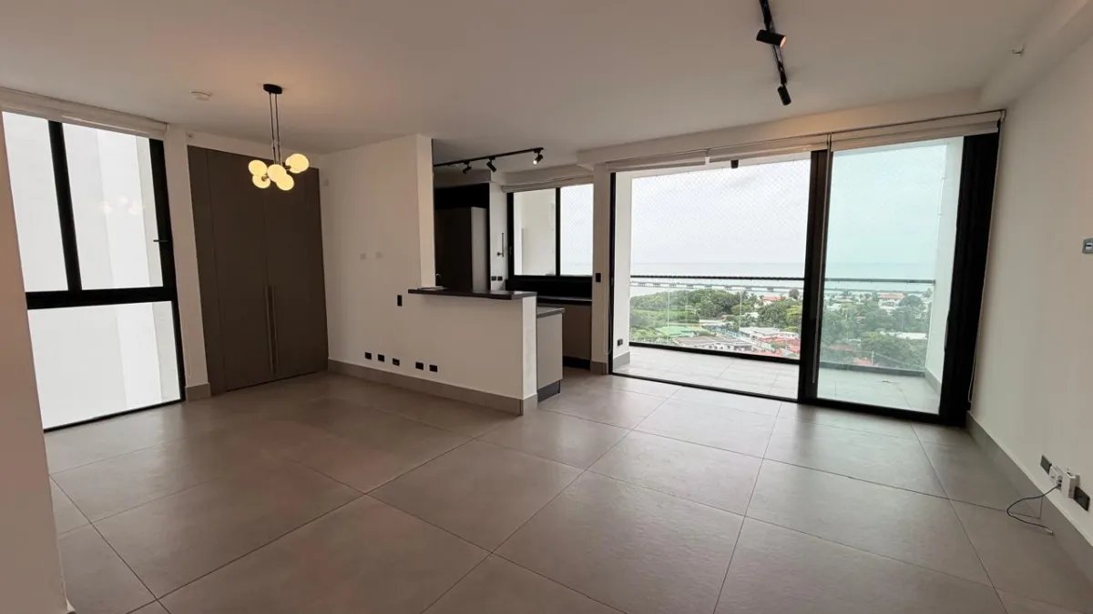 Apartamento for Rent in Coco del Mar.