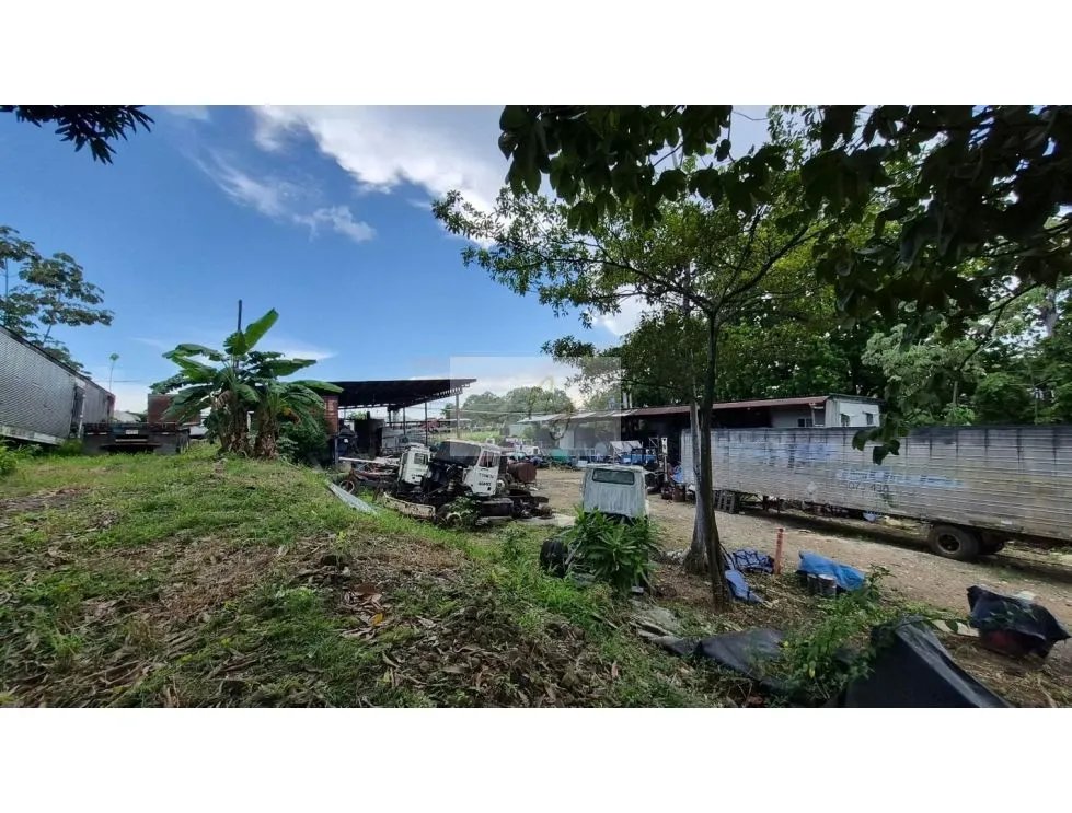 VENTA DE PROPIEDAD COMERCIAL / INDUSTRIAL EN LAS MAÑANITAS