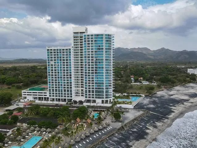 Move-in ready! Spectacular Apartment at Royal Palm, Nueva Gorgona