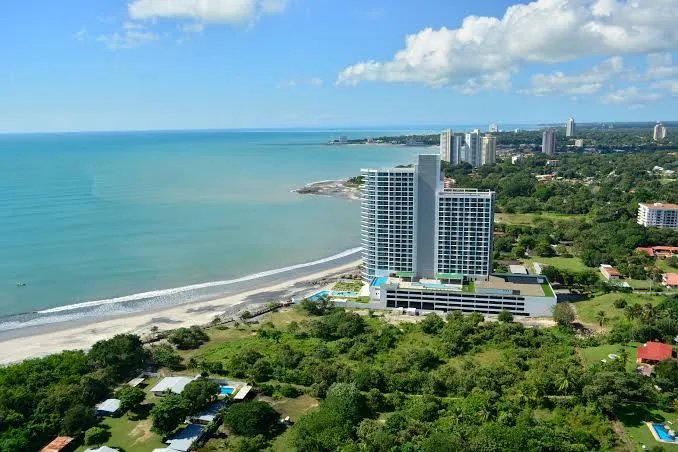 Unique Opportunity: Commercial Space at Royal Palm, Nueva Gorgona
