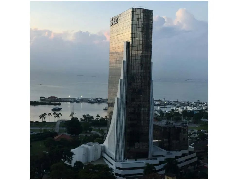 Office Rental in BAC Tower, Ave. Balboa. Panama City. EL