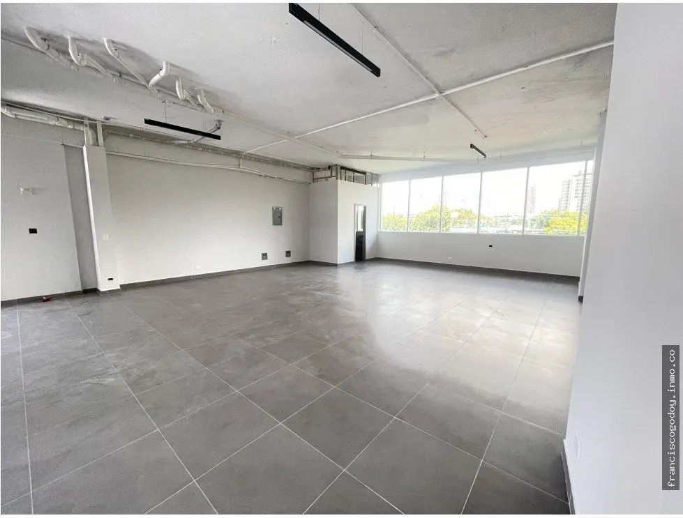 COMMERCIAL SPACE FOR RENT - VIA BRASIL