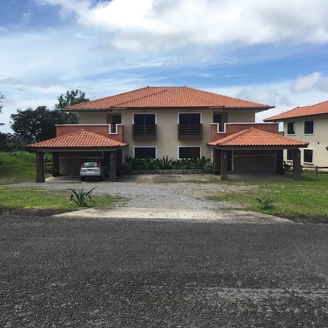 Inversión Segura: Casa Hacienda en Boquete Country Club – ¡Amoblada y Generando Renta!