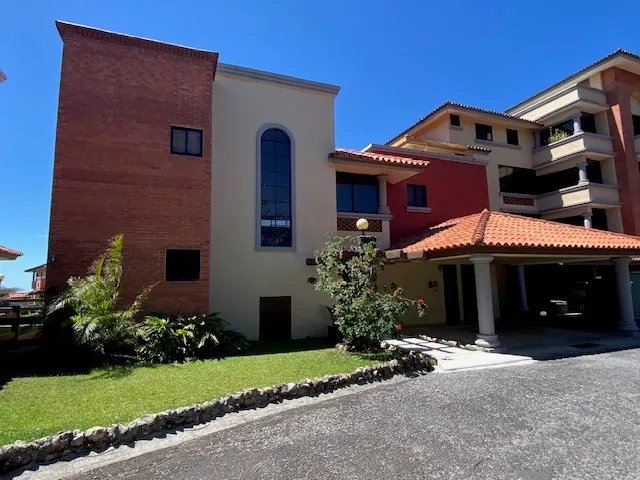 Casa Amoblada en Boquete Country Club – Mountain View  282 m²