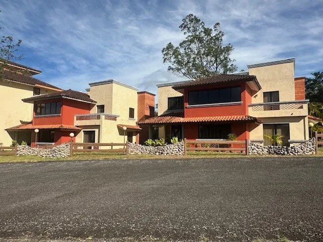 Casa Amoblada en Boquete Country Club – Mountain View  282 m²