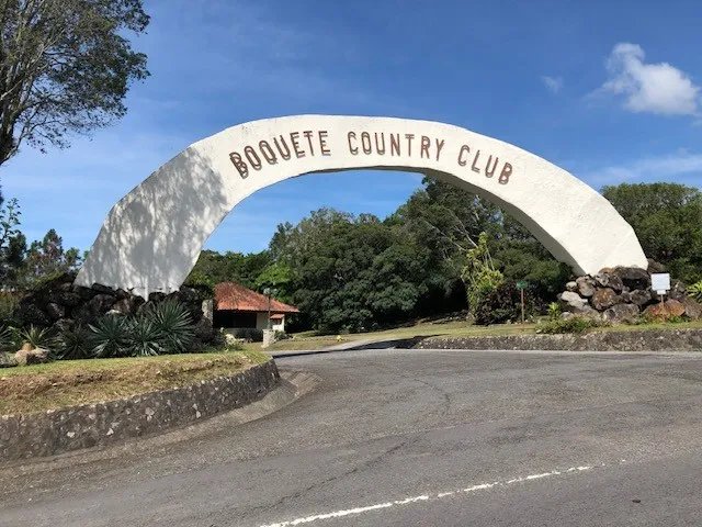 Casa Hacienda en Boquete Country Club 180 m² Const. y Amplio Lote de 1,019 m²