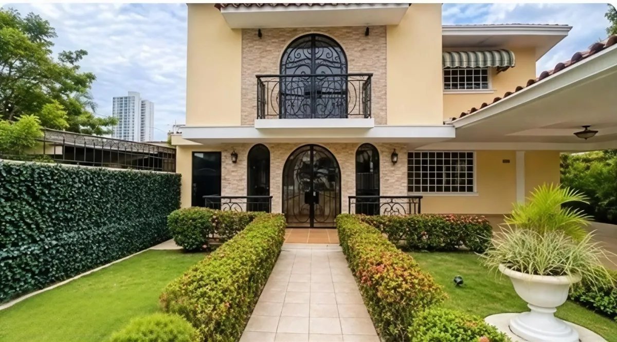 Casa en Venta con Apartamento Independiente| Coco del Mar