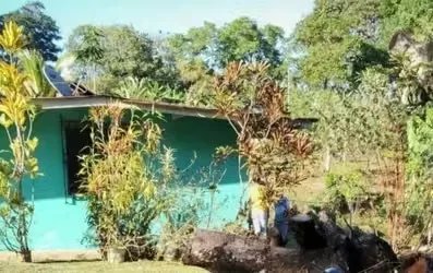 Negotiable Investment Opportunity: Titled Property with 2 Houses on the Same Lot in Arraiján