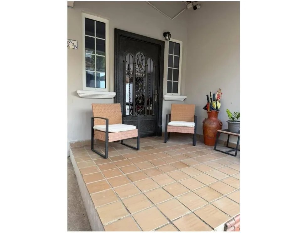 Alquiler de casa en Rivera Colonial, Brisas del Golf. MY