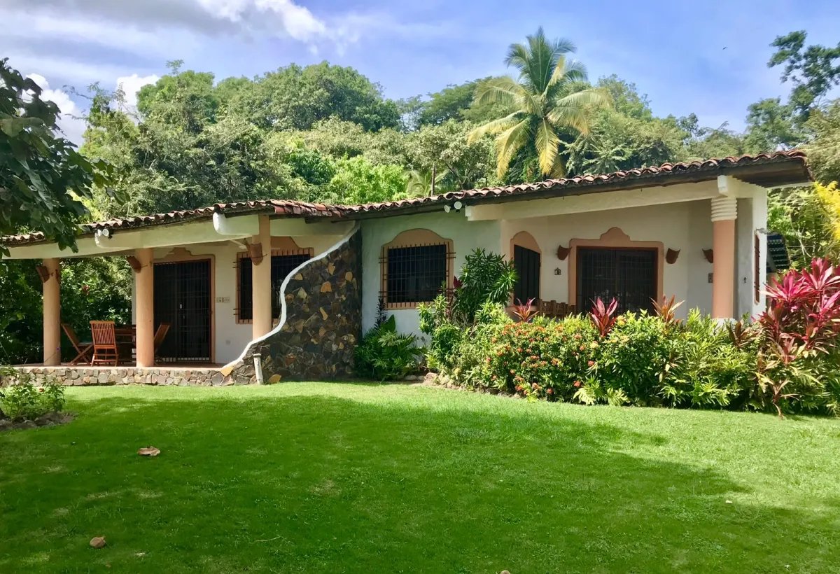 BEACHFRONT HOME FOR RENT IN PLAYA EL PALMAR, SAN CARLOS – CASA PALMAR