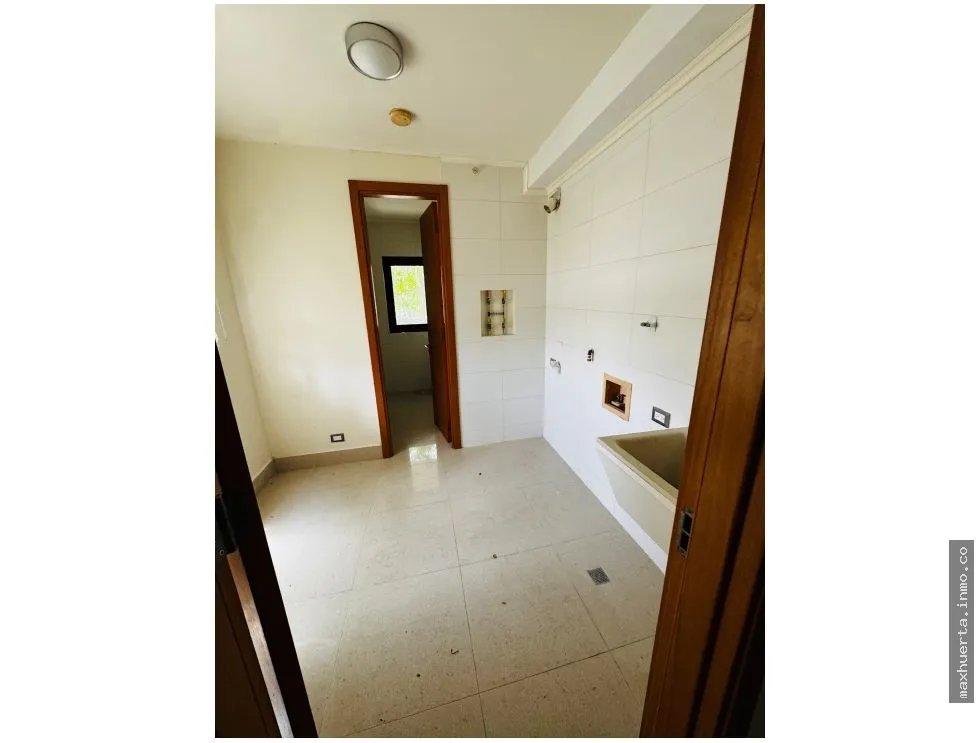 VENTA DE APARTAMENTO DE 3 RECAMARAS EN PLANTA BAJA CON PATIO ENORME