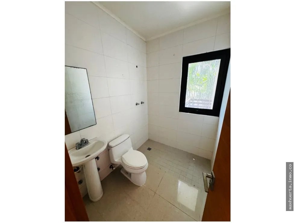 VENTA DE APARTAMENTO DE 3 RECAMARAS EN PLANTA BAJA CON PATIO ENORME