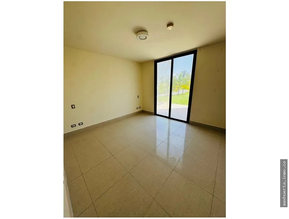 VENTA DE APARTAMENTO DE 3 RECAMARAS EN PLANTA BAJA CON PATIO ENORME