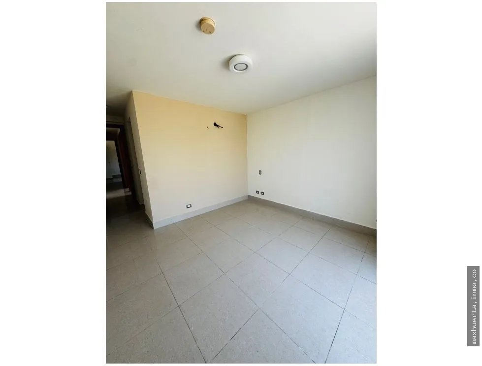 VENTA DE APARTAMENTO DE 3 RECAMARAS EN PLANTA BAJA CON PATIO ENORME