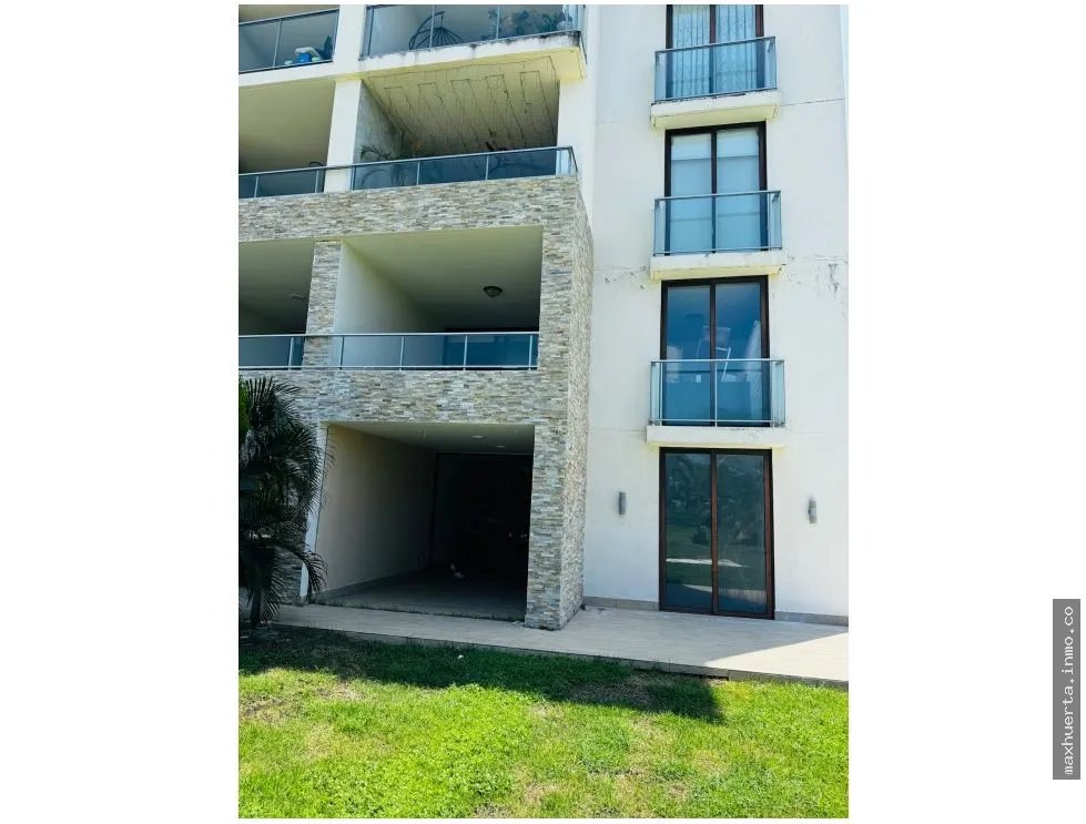 VENTA DE APARTAMENTO DE 3 RECAMARAS EN PLANTA BAJA CON PATIO ENORME