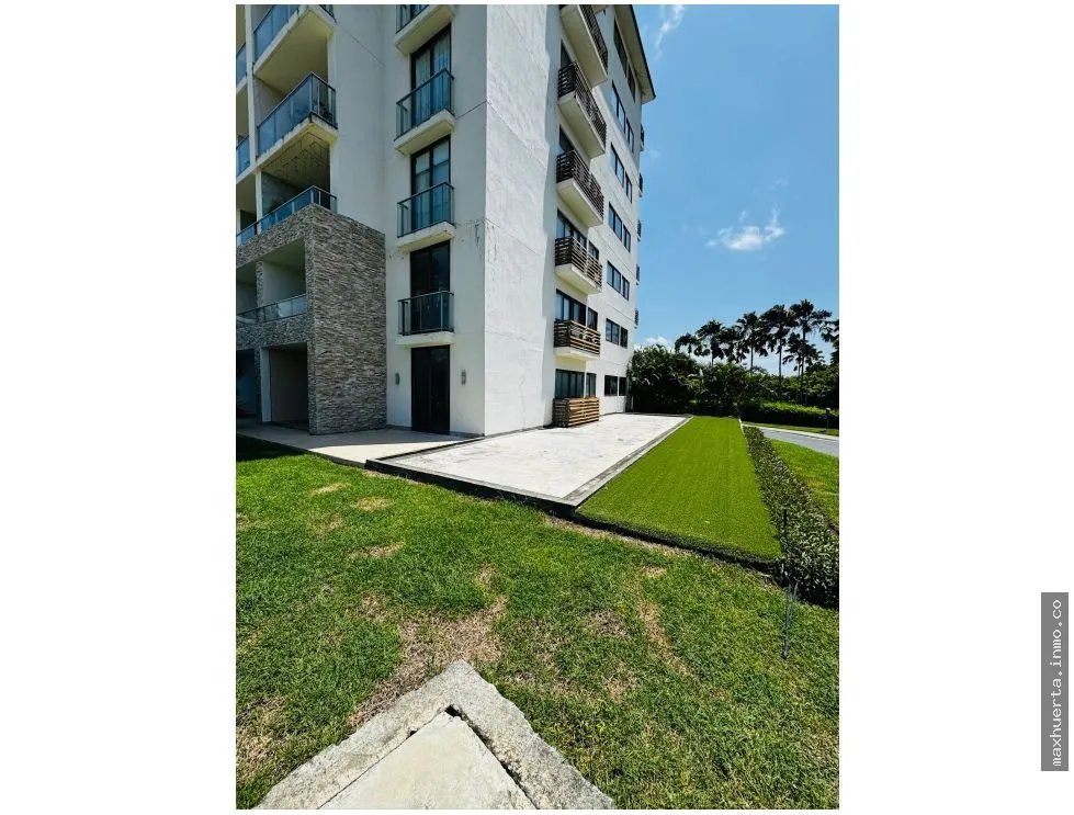 VENTA DE APARTAMENTO DE 3 RECAMARAS EN PLANTA BAJA CON PATIO ENORME