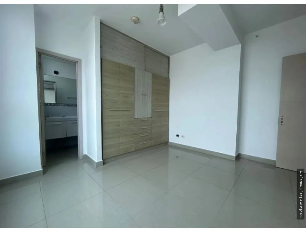 se vende apartamento en Bella Vista